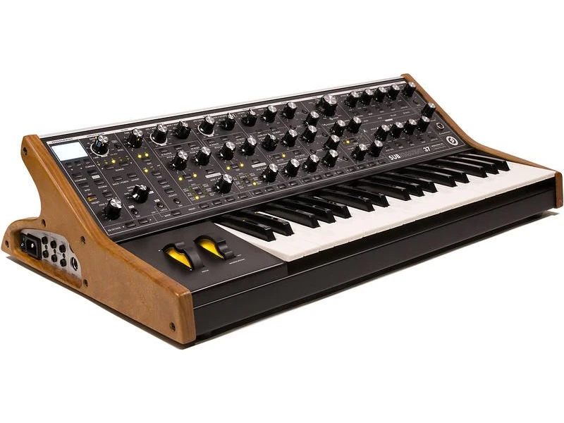 Moog Subsequent 37